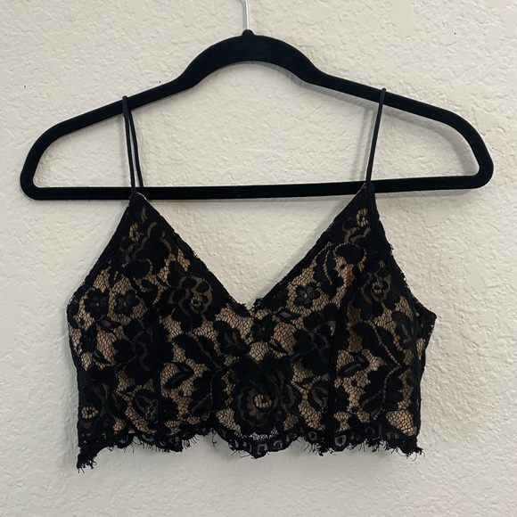 Black lace crop top - Picture 1 of 3